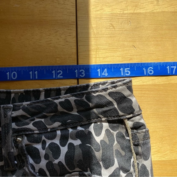 Driftwood Jackie Leopard Print Jeans - Picture 7 of 8